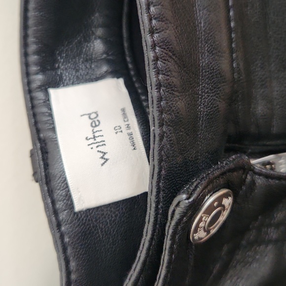 Wilfred Melina Cropped Vegan Leather Pants - Picture 5 of 9